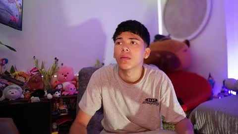 Snapshot of freddy_lax_ chatting on 09/15/25, 11:32 Juan give it a thumbs up please its important online show from 09/15/25, 11:32