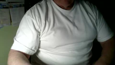 Snapshot of freerrange68 chatting on 01/08/25, 01:00 Single4Now online show from 01/08/25, 01:00