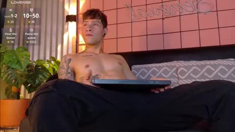 Xavier online show from 10/12/25, 01:04