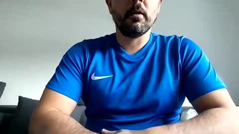 Snapshot of frenchhard0000 chatting on 12/23/24, 11:25 Horny french hard online show from 12/23/24, 11:25