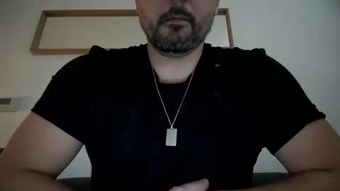 Snapshot of frenchhard0000 chatting on 02/26/25, 09:21 Horny french hard online show from 02/26/25, 09:21