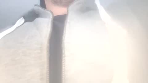 Snapshot of frenchhard0000 chatting on 11/22/25, 10:25 Horny french hard online show from 11/22/25, 10:25