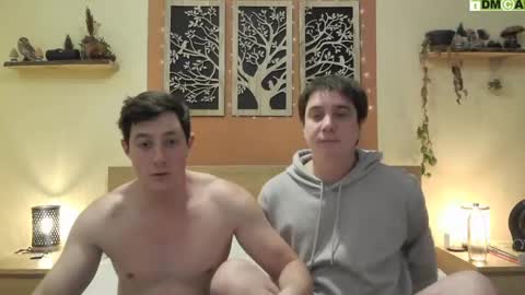 Snapshot of frenchhornybibs chatting on 02/09/25, 08:56 French Horny Bibs online show from 02/09/25, 08:56