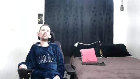 Snapshot of frenchroulette chatting on 12/21/24, 11:11 Thomas y Sophia online show from 12/21/24, 11:11