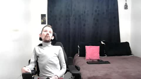 Snapshot of frenchroulette chatting on 02/28/25, 09:47 Thomas y Sophia online show from 02/28/25, 09:47