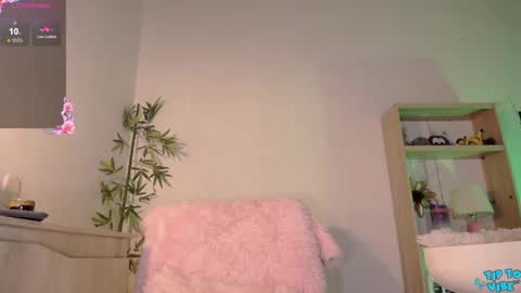 Snapshot of fresita44 chatting on 12/18/24, 01:37 see u 500 pm hora col online show from 12/18/24, 01:37
