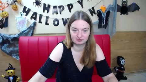 Snapshot of freyadak chatting on 11/02/25, 06:05 FreyaDak online show from 11/02/25, 06:05