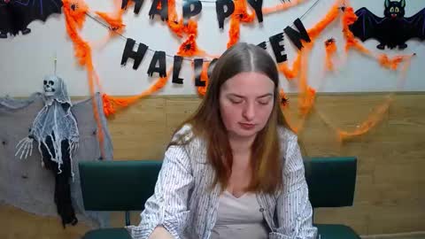 Snapshot of freyadak chatting on 11/06/25, 06:31 FreyaDak online show from 11/06/25, 06:31