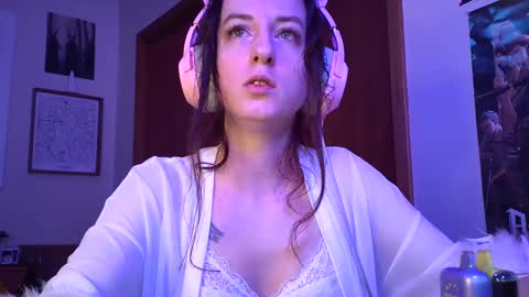 Snapshot of freythegemini chatting on 01/06/25, 04:04 FreyaTheGemini online show from 01/06/25, 04:04