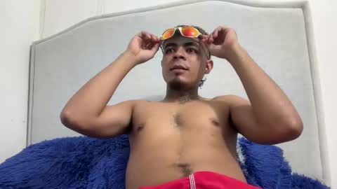 freyva_ online show from 10/05/25, 11:41