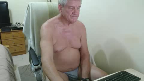 Snapshot of friar155 chatting on 11/06/25, 05:36 friar155 online show from 11/06/25, 05:36