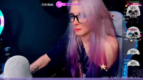 Snapshot of frida_fortune chatting on 12/24/24, 05:16 Frida A boost to fortune for the one who gives a thumbs up and a bonus lucky for those who support me by joining the fanclub online show from 12/24/24, 05:16