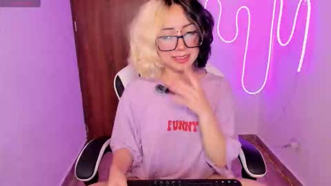 frida_lassi_ online show from 11/13/25, 08:52