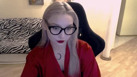 Snapshot of fromsun_forsoul chatting on 12/03/24, 05:20 Lilith online show from 12/03/24, 05:20