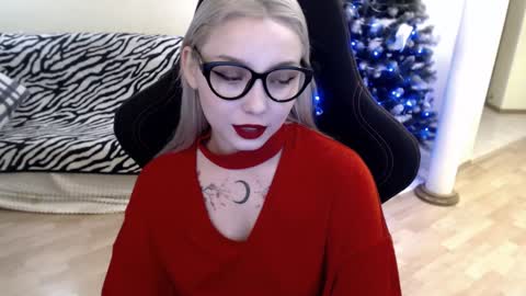 Snapshot of fromsun_forsoul chatting on 12/27/24, 06:46 Lilith online show from 12/27/24, 06:46