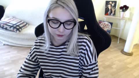 Snapshot of fromsun_forsoul chatting on 02/06/25, 10:48 Lilith online show from 02/06/25, 10:48