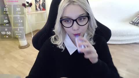 Snapshot of fromsun_forsoul chatting on 02/11/25, 07:23 Lilith online show from 02/11/25, 07:23