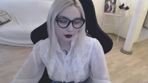 Snapshot of fromsun_forsoul chatting on 02/12/25, 07:23 Lilith online show from 02/12/25, 07:23