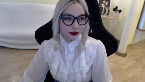 Snapshot of fromsun_forsoul chatting on 02/14/25, 07:28 Lilith online show from 02/14/25, 07:28