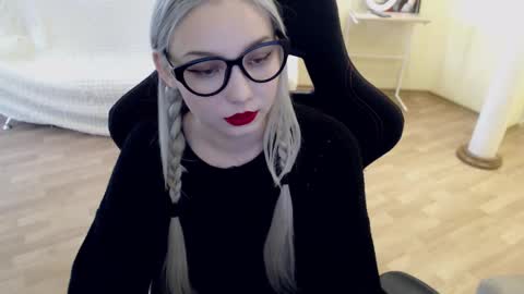 Snapshot of fromsun_forsoul chatting on 03/06/25, 07:36 Lilith online show from 03/06/25, 07:36