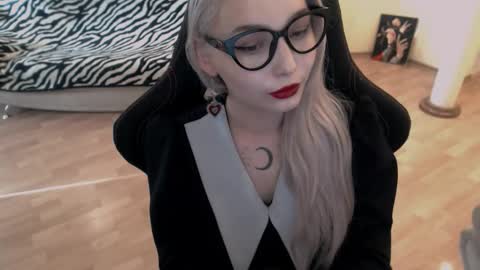 Snapshot of fromsun_forsoul chatting on 09/09/25, 11:54 Lilith online show from 09/09/25, 11:54