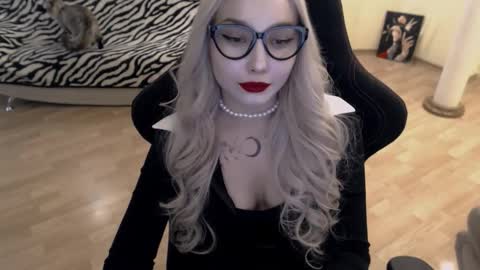 Snapshot of fromsun_forsoul chatting on 09/12/25, 11:43 Lilith online show from 09/12/25, 11:43