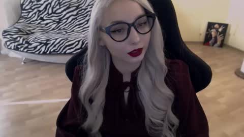 Snapshot of fromsun_forsoul chatting on 09/16/25, 11:55 Lilith online show from 09/16/25, 11:55