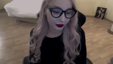 Snapshot of fromsun_forsoul chatting on 09/29/25, 01:38 Lilith online show from 09/29/25, 01:38