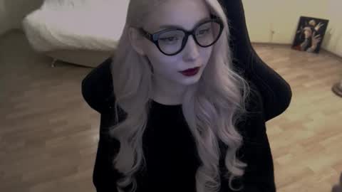 Snapshot of fromsun_forsoul chatting on 09/30/25, 05:18 Lilith online show from 09/30/25, 05:18