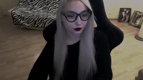 Snapshot of fromsun_forsoul chatting on 10/09/25, 09:46 Lilith online show from 10/09/25, 09:46