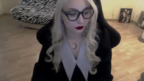 Snapshot of fromsun_forsoul chatting on 10/29/25, 11:23 Lilith online show from 10/29/25, 11:23