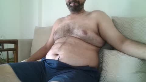 Snapshot of fruti_loops chatting on 01/30/25, 06:03 fruti loops Bull online show from 01/30/25, 06:03