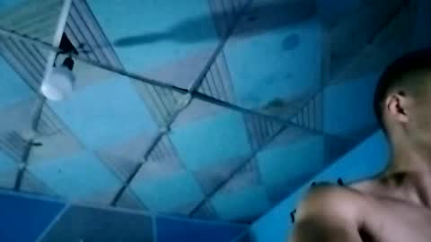 boy online show from 11/23/25, 11:10