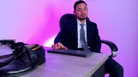 Snapshot of fuckerwate chatting on 12/14/24, 10:18 SERGIO THE SEX LAWYER online show from 12/14/24, 10:18