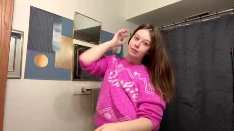 Linnys Palace online show from 11/17/25, 12:44