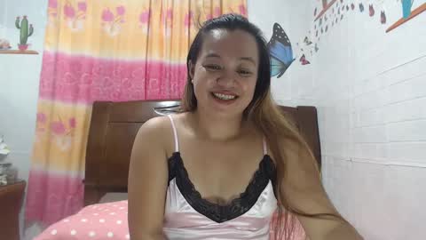 Snapshot of funluvnpinay4u chatting on 01/22/25, 12:49 MAE online show from 01/22/25, 12:49