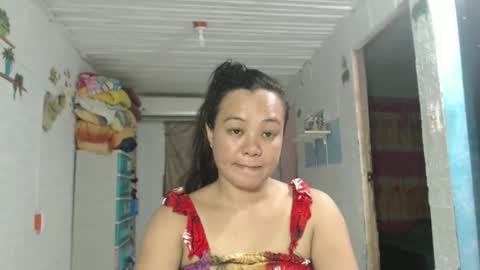 Snapshot of funluvnpinay4u chatting on 10/08/25, 05:27 MAE online show from 10/08/25, 05:27