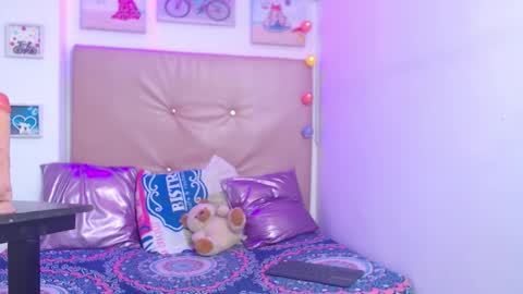 funny_and_horny online show from 11/19/25, 04:01