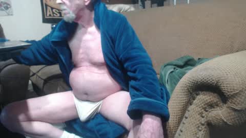 Snapshot of futch1050 chatting on 02/15/25, 01:21 Futch1950 online show from 02/15/25, 01:21