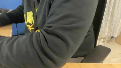 Snapshot of fuzitzu2 chatting on 02/20/25, 06:57 fuzitzu2 online show from 02/20/25, 06:57