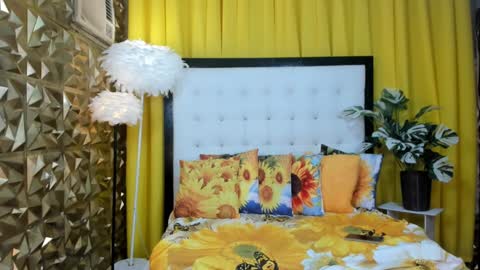 Snapshot of fvckingoliviabio chatting on 02/06/25, 06:35 fvckingoliviabio online show from 02/06/25, 06:35