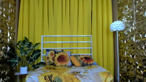 Snapshot of fvckingoliviabio chatting on 03/06/25, 11:42 fvckingoliviabio online show from 03/06/25, 11:42