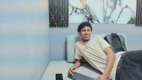 fykmor online show from 11/21/25, 07:45