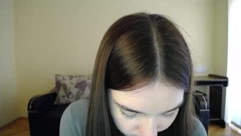 Snapshot of gabby_di chatting on 12/14/24, 12:01 Jaklin online show from 12/14/24, 12:01