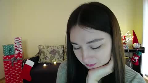 Snapshot of gabby_di chatting on 12/16/24, 12:16 Jaklin online show from 12/16/24, 12:16