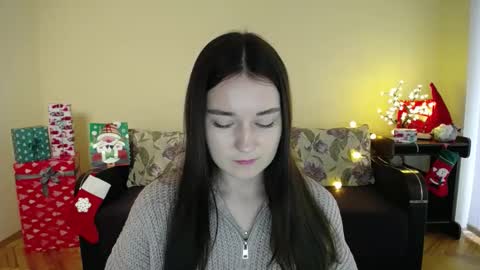 Snapshot of gabby_di chatting on 12/23/24, 08:44 Jaklin online show from 12/23/24, 08:44