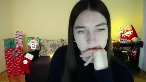 Snapshot of gabby_di chatting on 12/24/24, 02:22 Jaklin online show from 12/24/24, 02:22