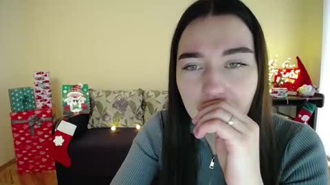 Snapshot of gabby_di chatting on 12/28/24, 10:36 Jaklin online show from 12/28/24, 10:36
