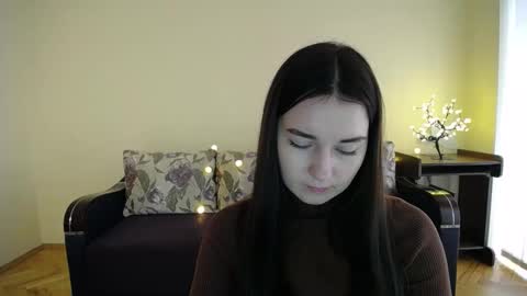 Snapshot of gabby_di chatting on 01/12/25, 09:19 Jaklin online show from 01/12/25, 09:19
