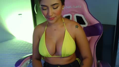 Snapshot of gabi_xi chatting on 01/08/25, 02:25 Gabi online show from 01/08/25, 02:25
